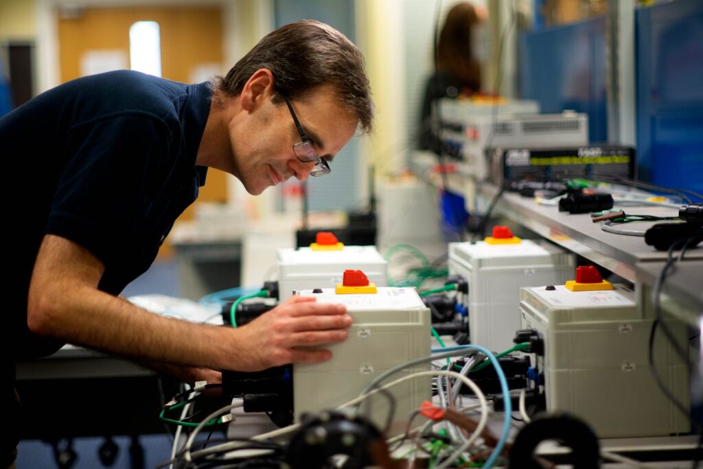 Viper Subsea Launches V-Supply Topsides Electrical Power Module